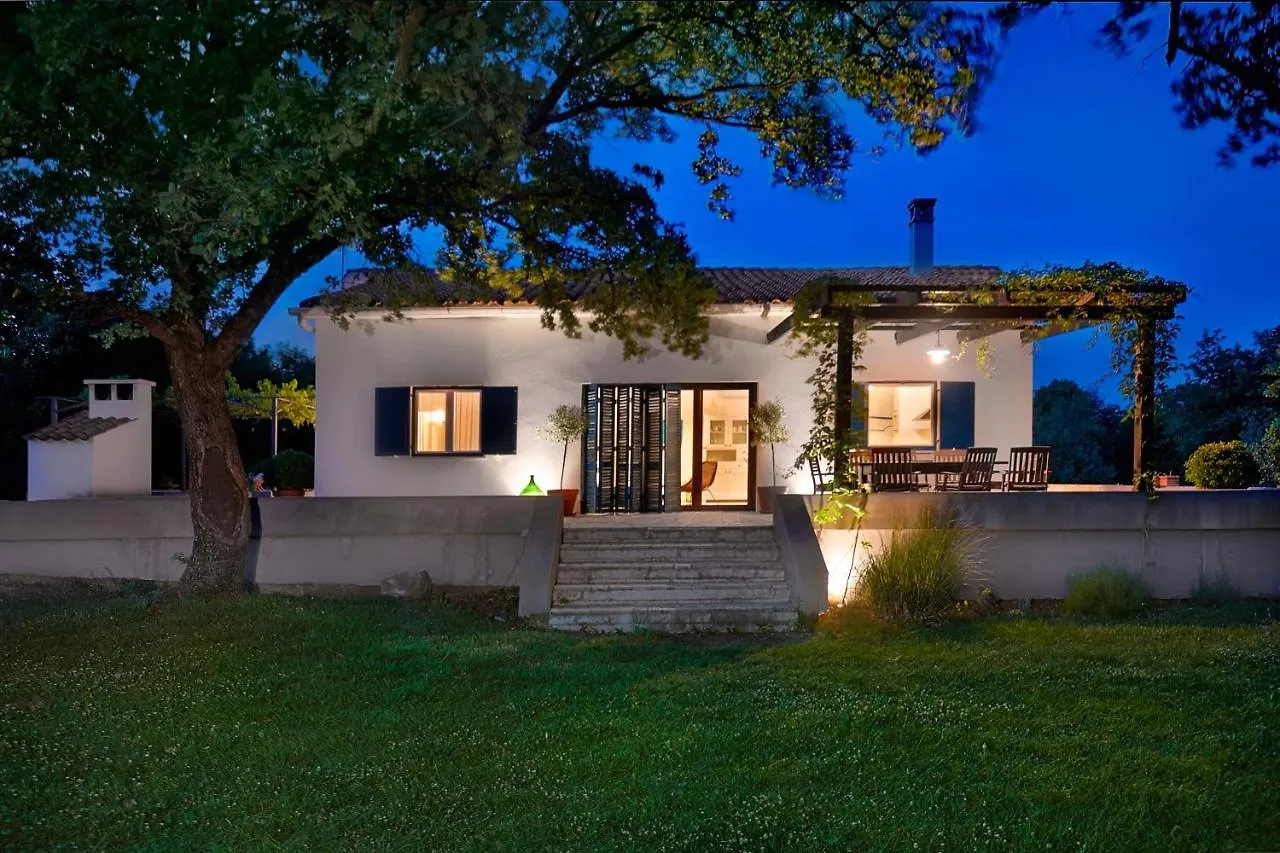 Holiday House Garica